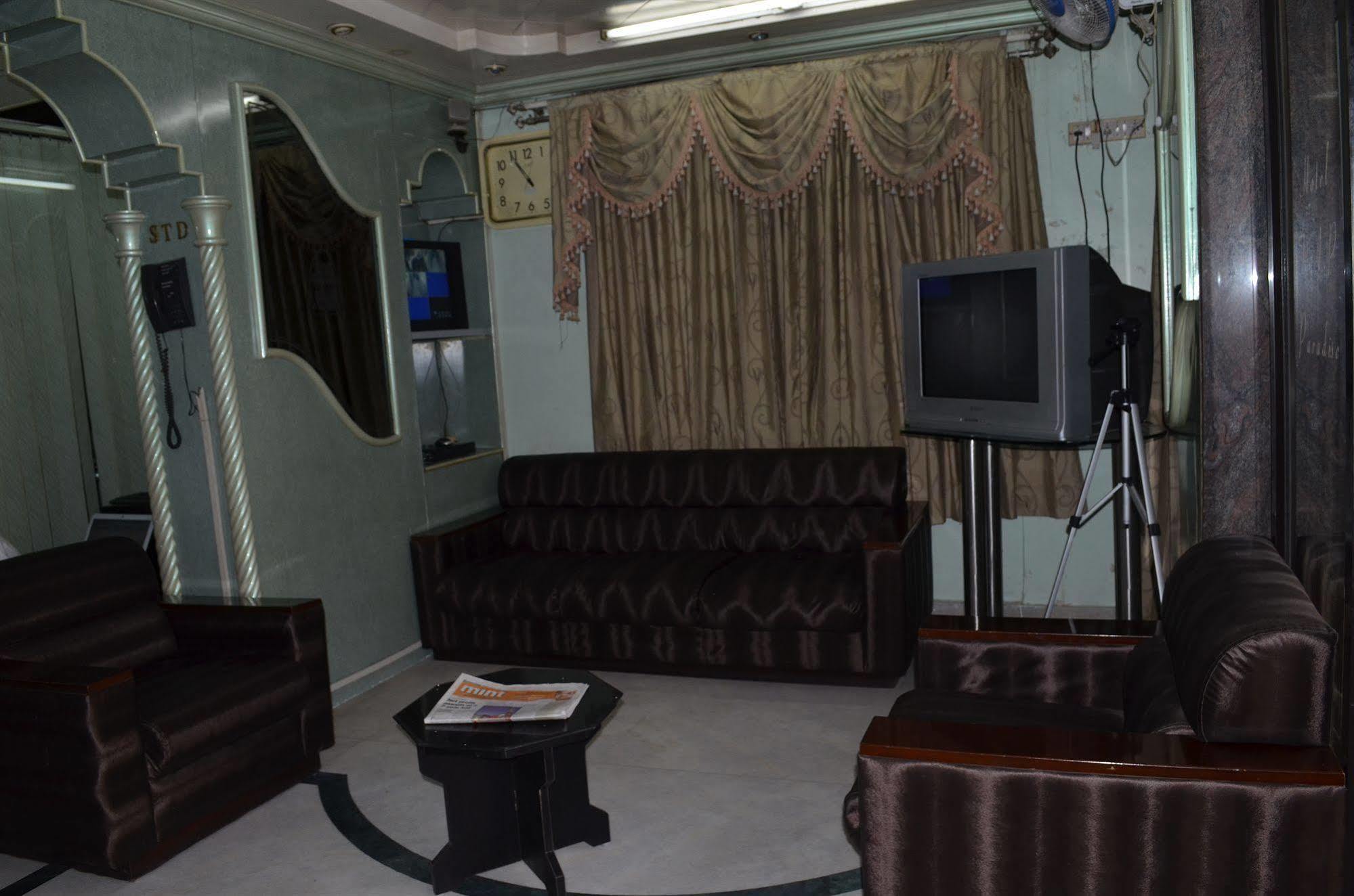 Hotel T.A.P. Paradise Bangalore Bagian luar foto